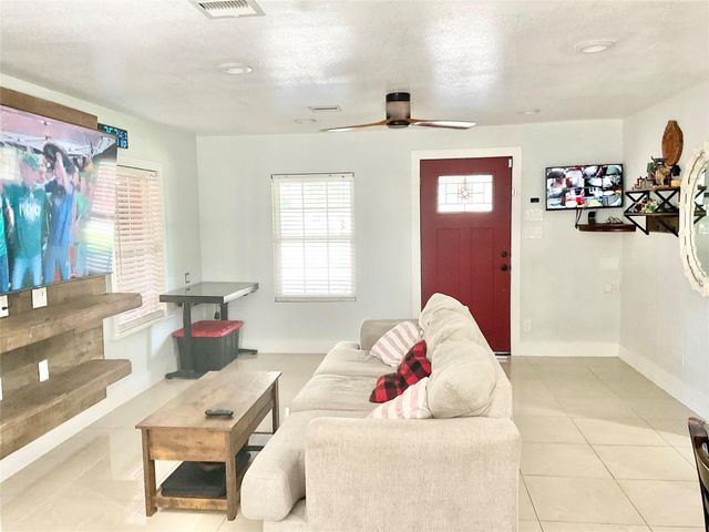 616 Kansas Street, Pasadena, TX 77506