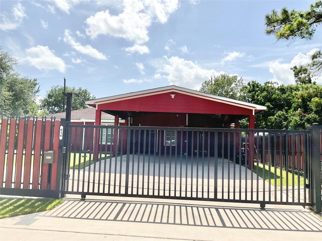 616 Kansas Street, Pasadena, TX 77506