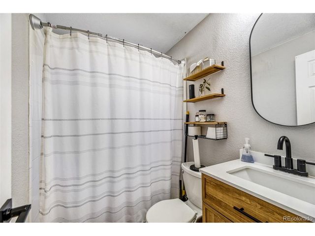 922 S Ironton St, Aurora, CO 80012