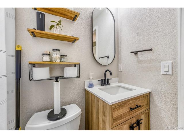 922 S Ironton St, Aurora, CO 80012