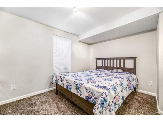 922 S Ironton St, Aurora, CO 80012