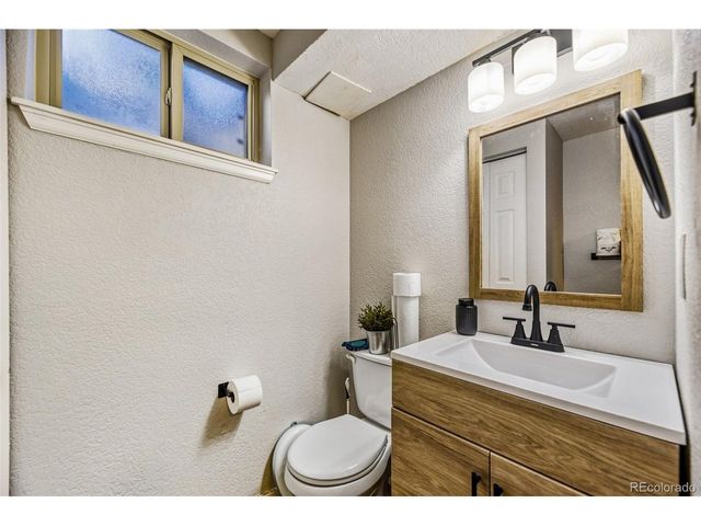 922 S Ironton St, Aurora, CO 80012