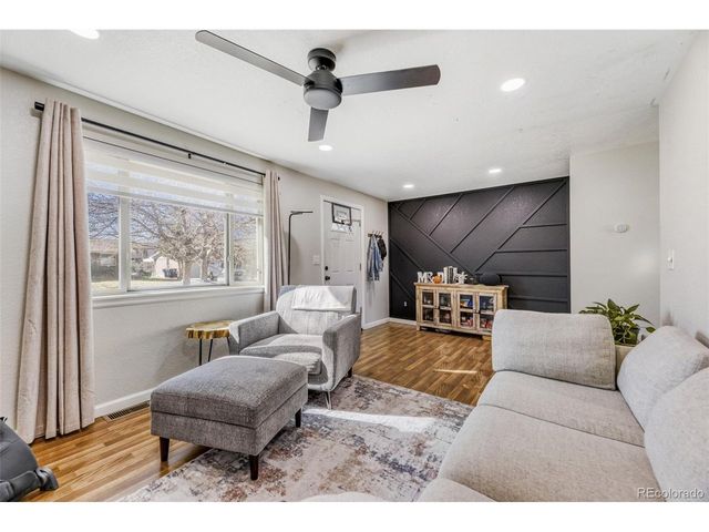 922 S Ironton St, Aurora, CO 80012