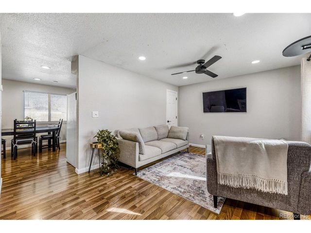 922 S Ironton St, Aurora, CO 80012