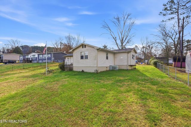 2811 Gobbler Rd, Strawberry Plains, TN 37871