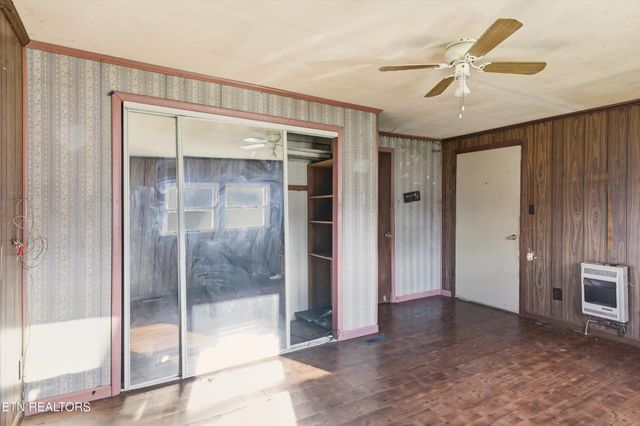 2811 Gobbler Rd, Strawberry Plains, TN 37871