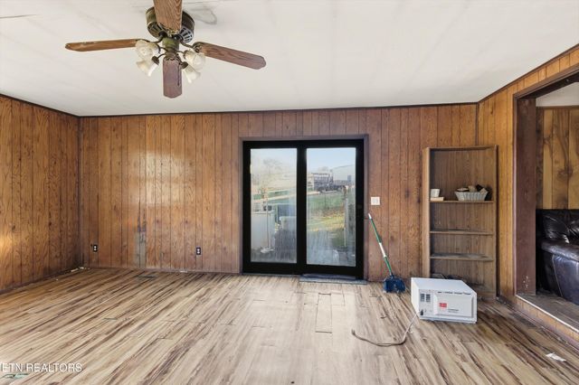 2811 Gobbler Rd, Strawberry Plains, TN 37871