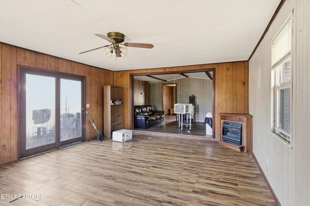 2811 Gobbler Rd, Strawberry Plains, TN 37871