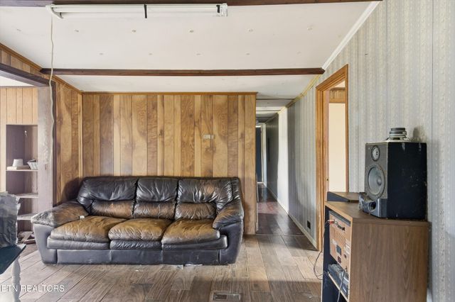 2811 Gobbler Rd, Strawberry Plains, TN 37871