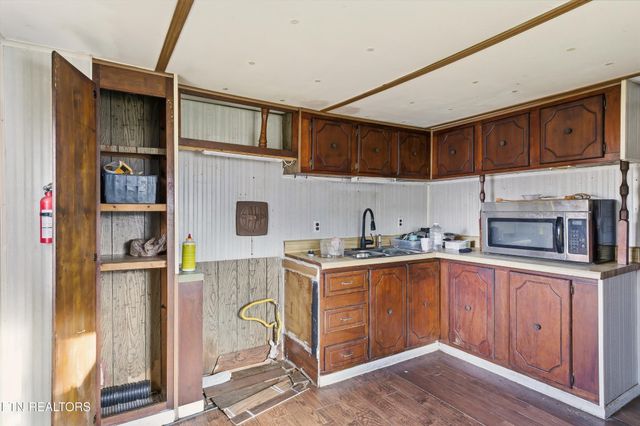 2811 Gobbler Rd, Strawberry Plains, TN 37871