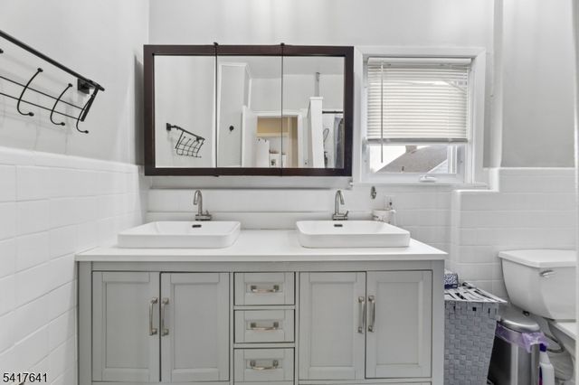 440 Brook Ave, Passaic City, NJ 07055