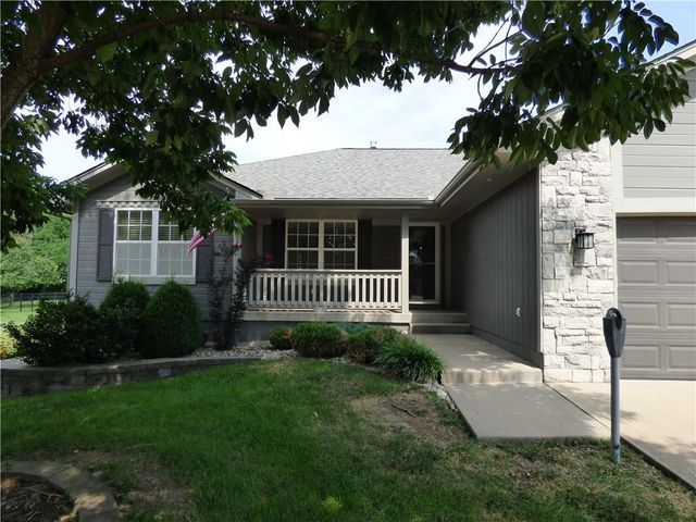 1716 Black Bear Court, Raymore, MO 64083