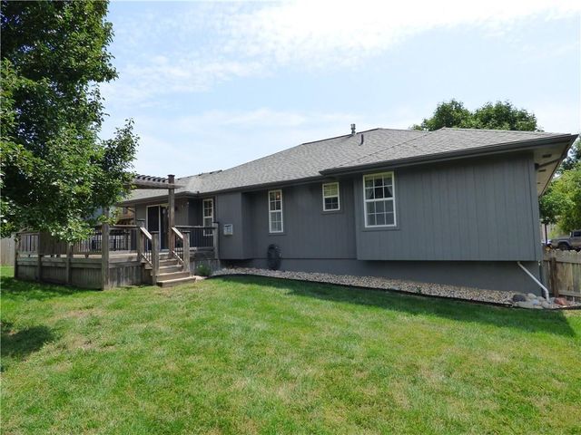 1716 Black Bear Court, Raymore, MO 64083