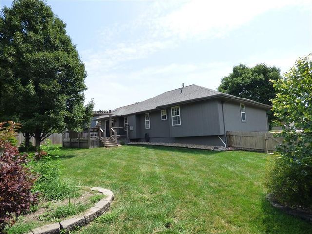 1716 Black Bear Court, Raymore, MO 64083