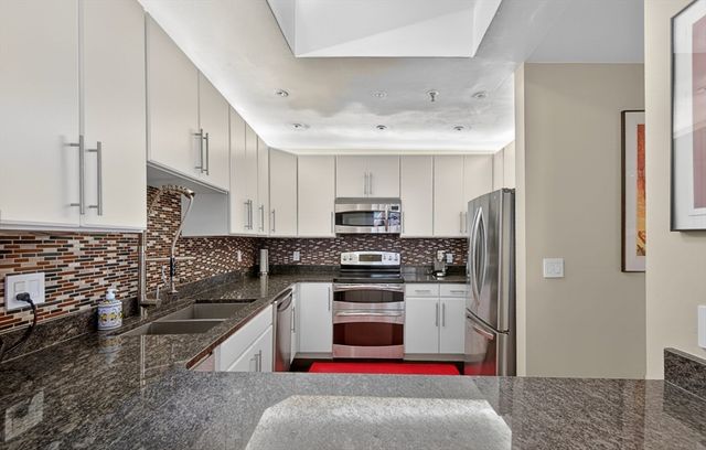 567 Tremont 32, Boston, MA 02118