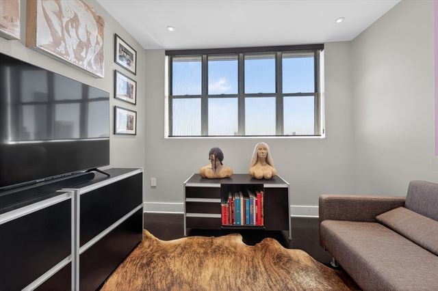 567 Tremont 32, Boston, MA 02118