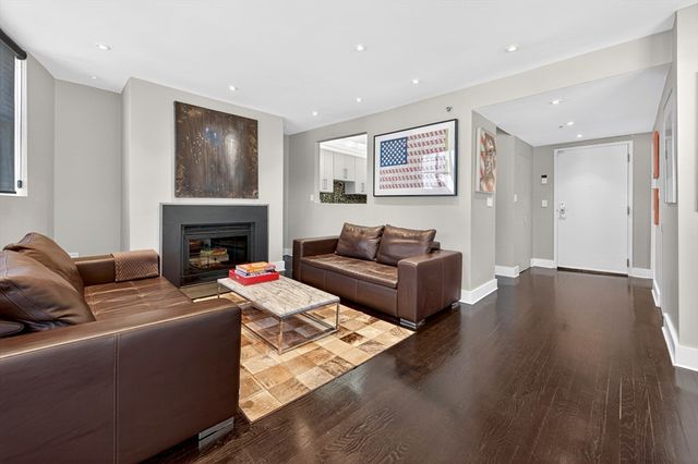 567 Tremont 32, Boston, MA 02118