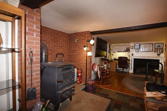 696 Summer, Rockland, MA 02370