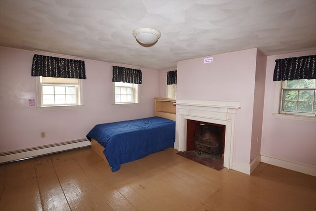 696 Summer, Rockland, MA 02370