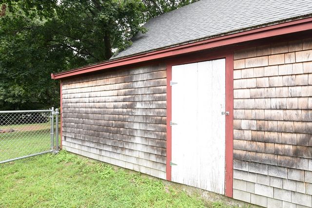 696 Summer, Rockland, MA 02370