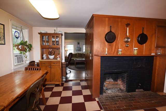 696 Summer, Rockland, MA 02370