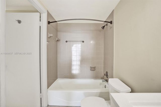 1470 NE 123rd Street A1213, North Miami, FL 33161
