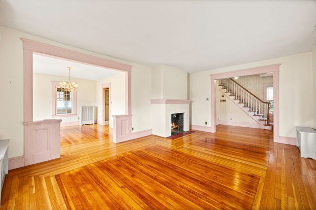 69 East St, South Hadley, MA 01075