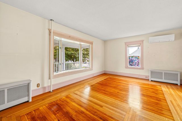 69 East St, South Hadley, MA 01075