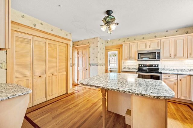 69 East St, South Hadley, MA 01075