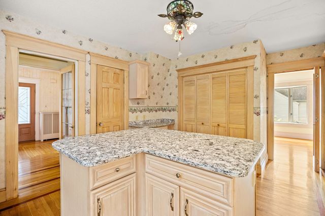 69 East St, South Hadley, MA 01075