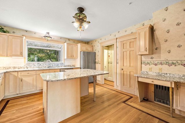 69 East St, South Hadley, MA 01075