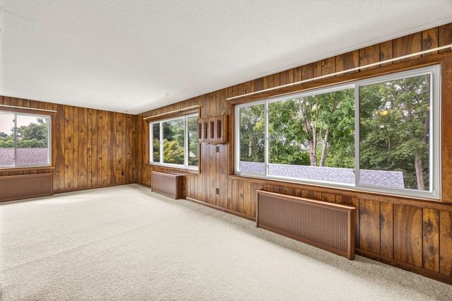69 East St, South Hadley, MA 01075
