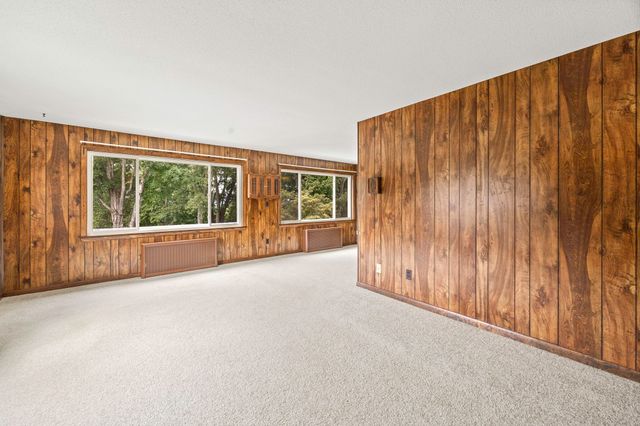 69 East St, South Hadley, MA 01075