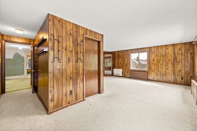 69 East St, South Hadley, MA 01075