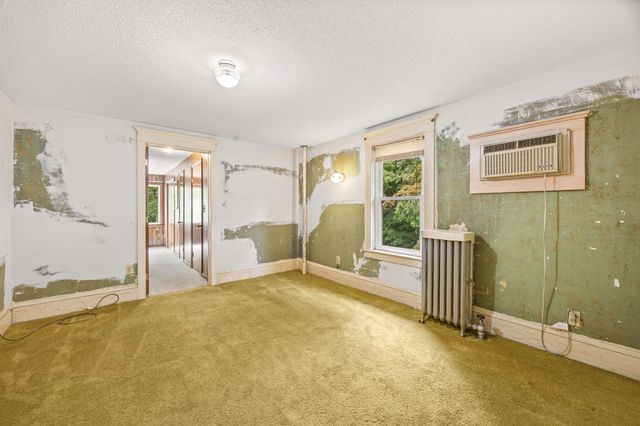 69 East St, South Hadley, MA 01075