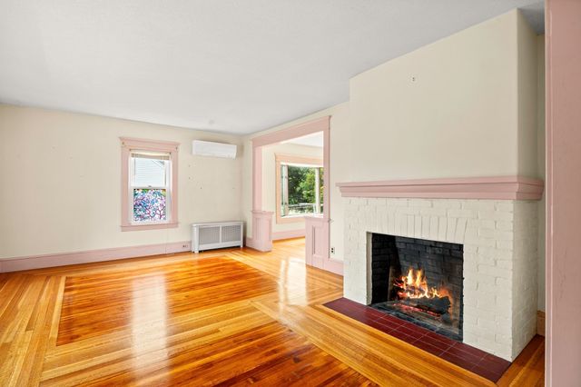 69 East St, South Hadley, MA 01075