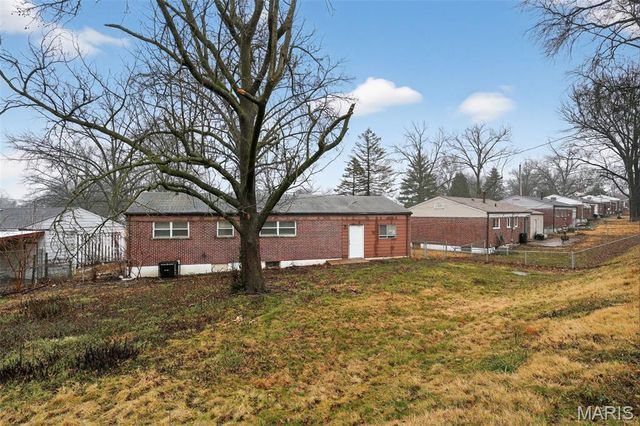 1209 Northdale Avenue, St Louis, MO 63138