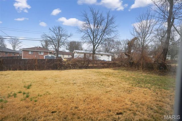 1209 Northdale Avenue, St Louis, MO 63138