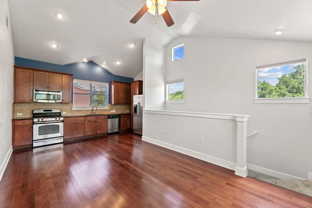 1601 Miriam Ave 216, Austin, TX 78702
