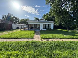 203 Ledbetter, Crandall, TX 75114