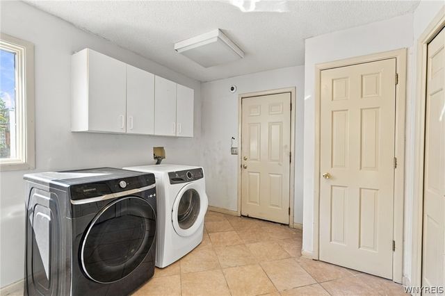 5553 Hidden Pines Court, Clarence, NY 14221
