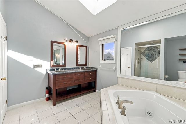 5553 Hidden Pines Court, Clarence, NY 14221