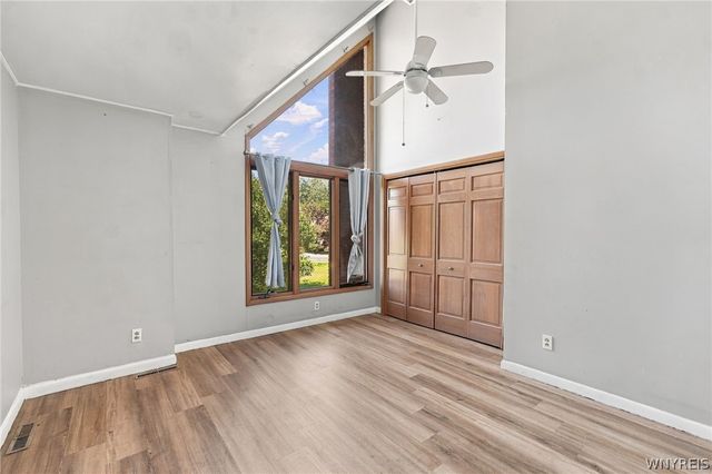 5553 Hidden Pines Court, Clarence, NY 14221