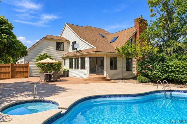 5553 Hidden Pines Court, Clarence, NY 14221