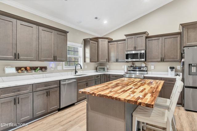 3141 Heather Glenn Drive, Maryville, TN 37801