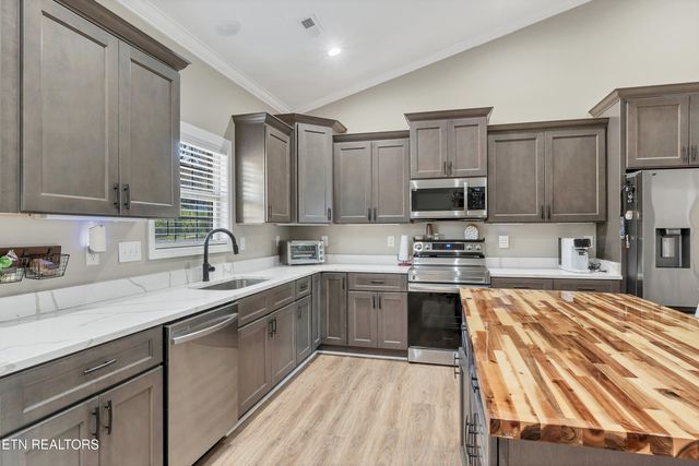 3141 Heather Glenn Drive, Maryville, TN 37801