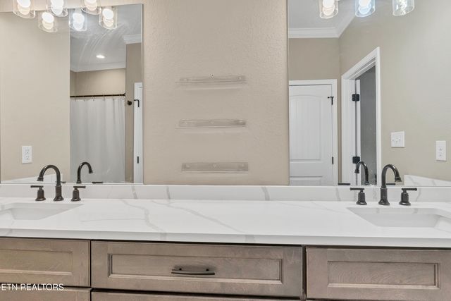 3141 Heather Glenn Drive, Maryville, TN 37801