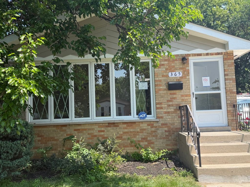 365 Serena Drive, Chicago Heights, IL 60411