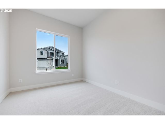 364 W MAPLE St, Washougal, WA 98671