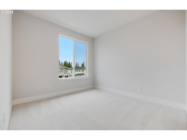 364 W MAPLE St, Washougal, WA 98671